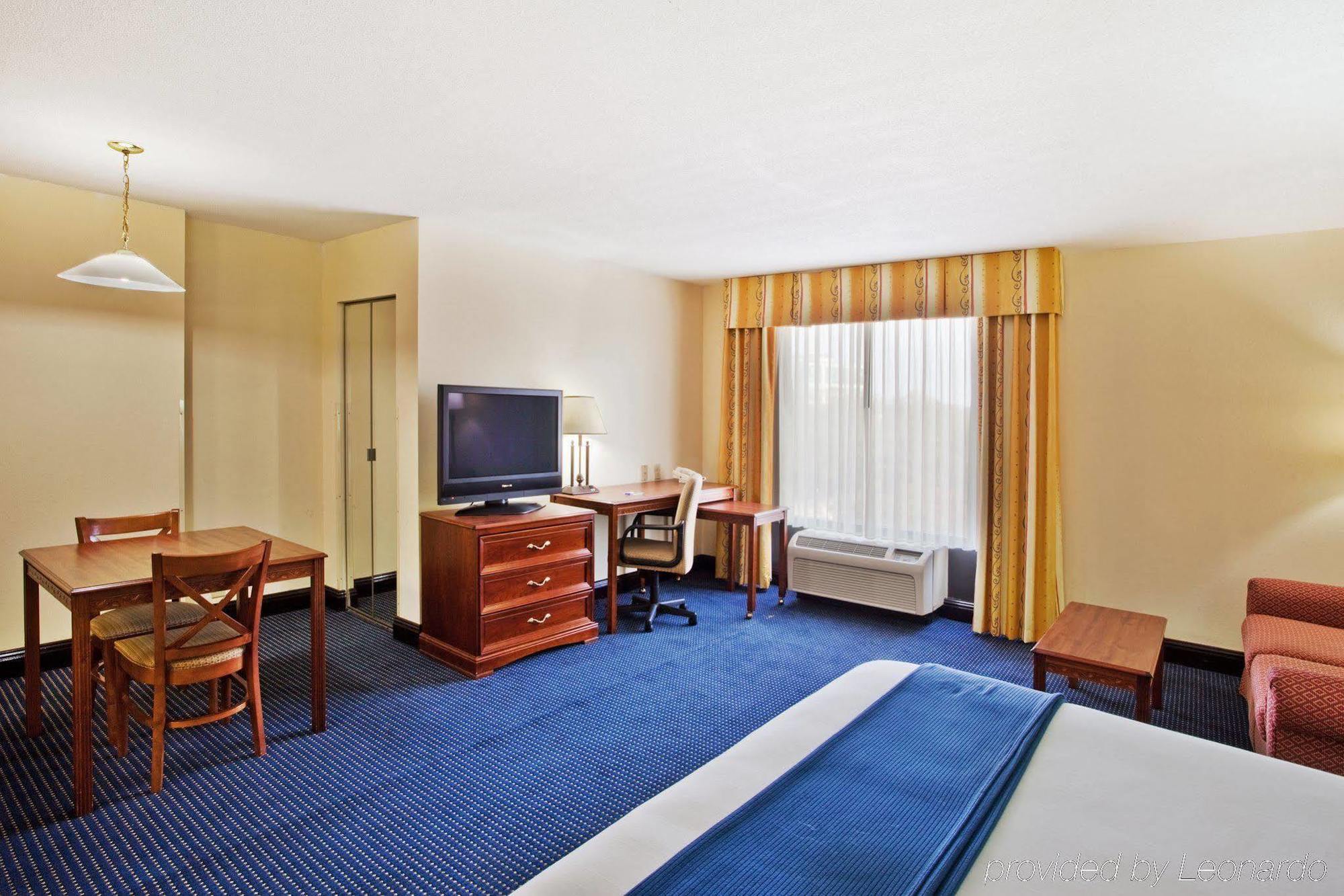 Holiday Inn Express & Suites Atlanta Perimeter Mall Hotel By Ihg Sandy Springs Pokój zdjęcie