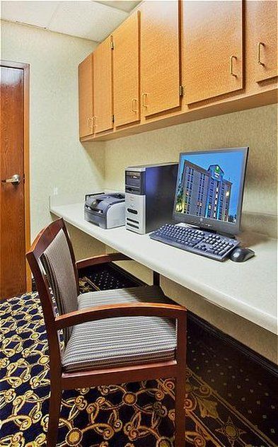 Holiday Inn Express & Suites Atlanta Perimeter Mall Hotel By Ihg Sandy Springs Udogodnienia zdjęcie